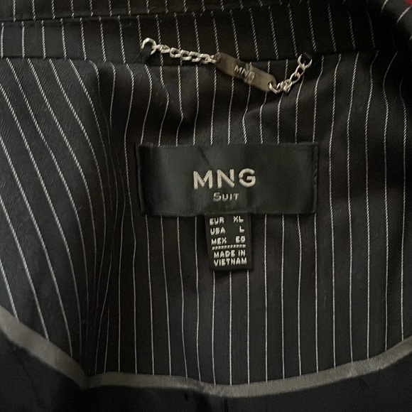 MNG Sz L Black Pinstriped Single Button Blazer - Picture 2 of 12